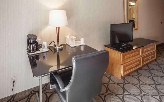 Comfort Inn West