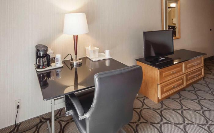Comfort Inn West