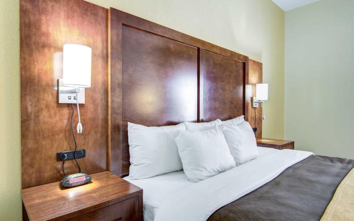 Comfort Inn & Suites