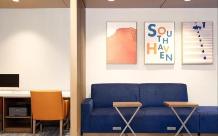 Holiday Inn Express & Suites Joplin Southeast