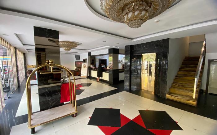 Lucky Star Hotel