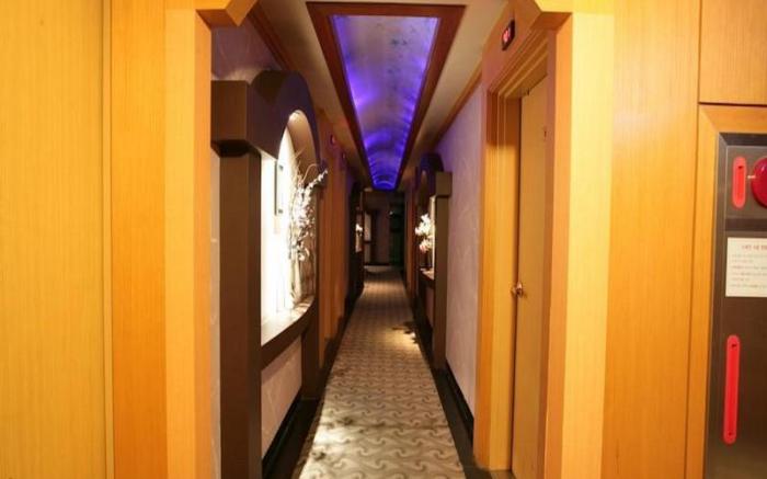 Valentine Hotel