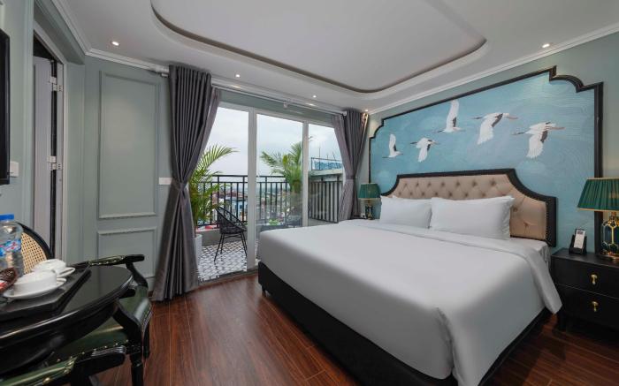 Madelise Central Hotel & Travel