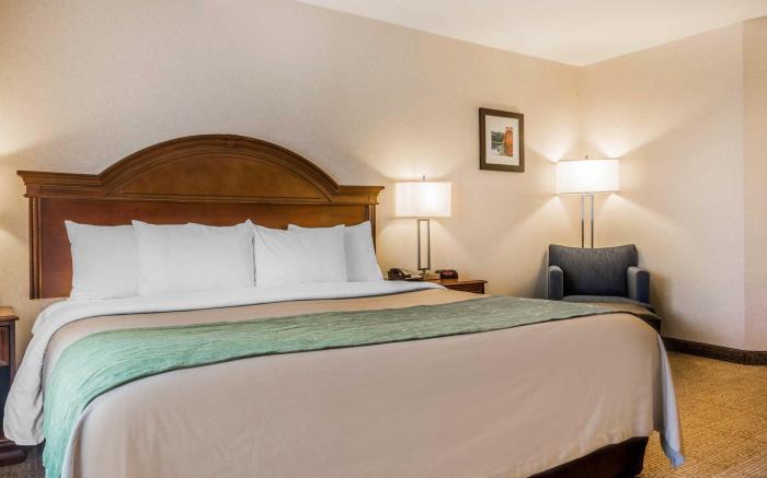 Comfort Inn & Suites