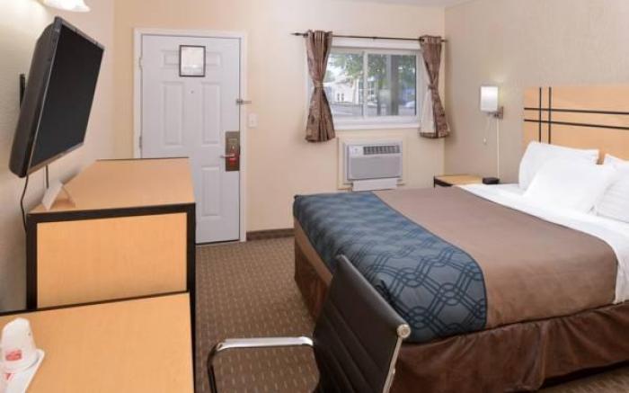 Econo Lodge Rochester I-90 & I-390