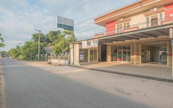RedDoorz Plus near Syamsudin Noor Airport 3