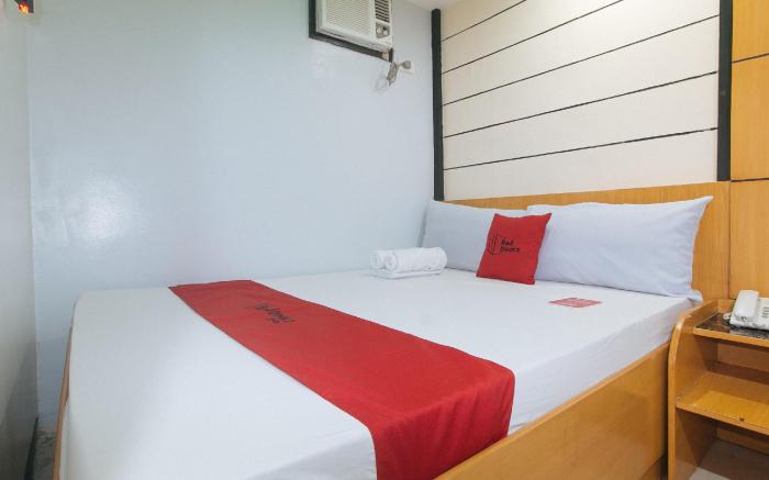 RedDoorz @ Ranchotel Alabang