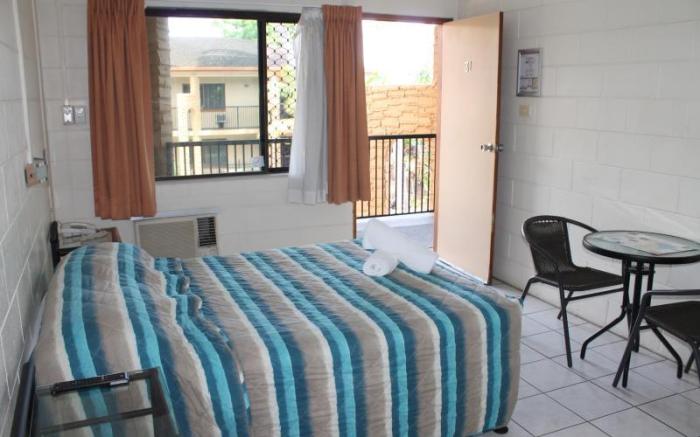Oasis Inn Apartments