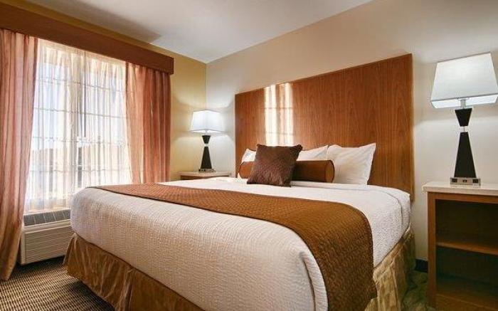 Best Western Plus Park Place Inn and Suites