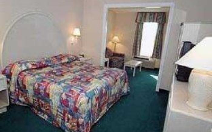 Comfort Inn & Suites River City Decatur
