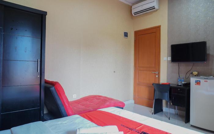 RedDoorz near Kemang Square