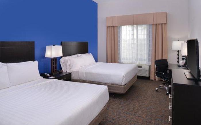 Holiday Inn Express & Suites Bakersfield Airport By IHG