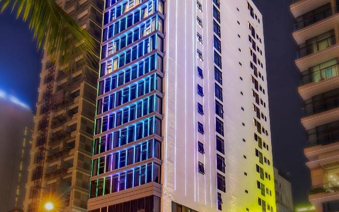 Maximilan Danang Beach Hotel