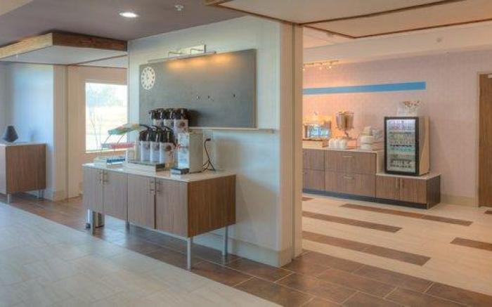 Holiday Inn Express & Suites Tulsa Midtown By IHG