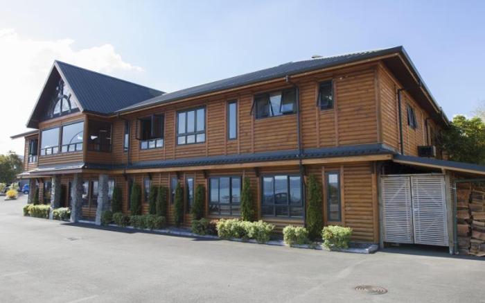 Lakefront Lodge Taupo                                                                       