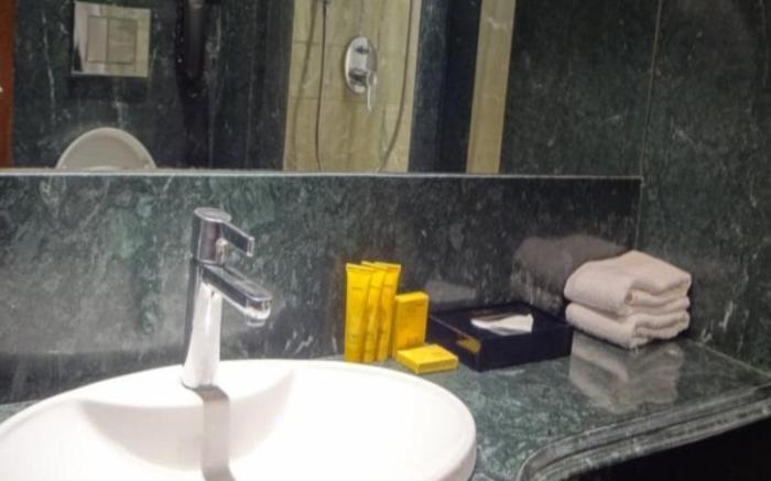 Bawa Continental Hotel
