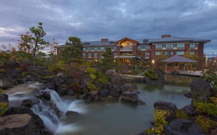 Best Western Premier Boulder Falls Inn