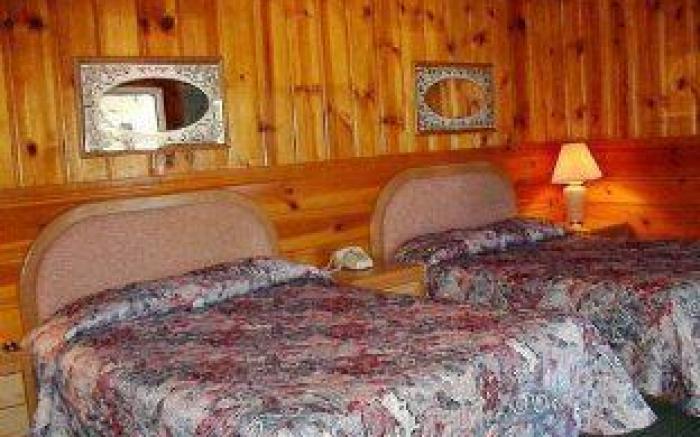 Pinewood Inn