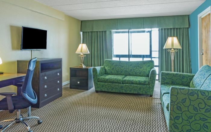 Aquarius Oceanfront Hotel