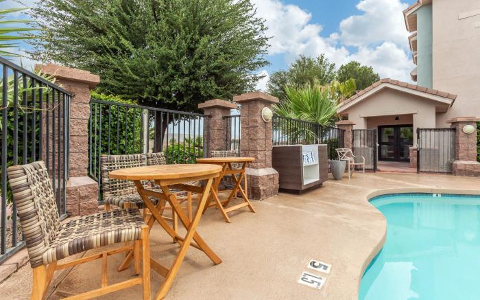 La Quinta Inn & Suites by Wyndham Tempe University / Phoenix
