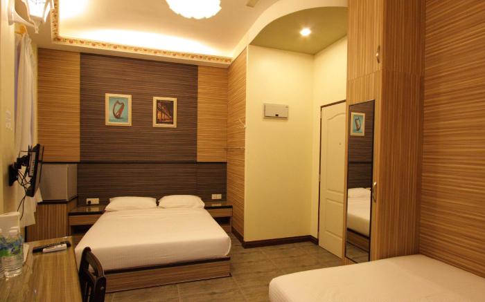 Shamrock Guest House ll