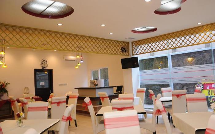 Ideas Hotel Ibrahim Adjie