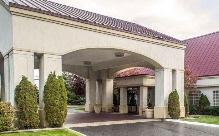 Days Inn by Wyndham Austintown