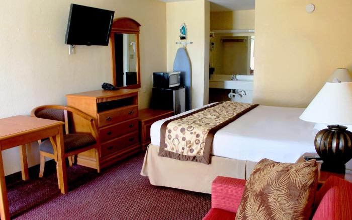 Americas Best Value Inn "FROST BANK CENTER"
