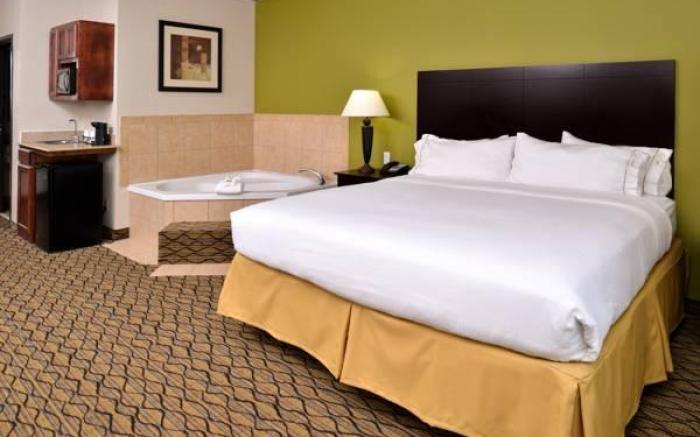 Holiday Inn Express Hotel & Suites Sherman Highway 75 By IHG