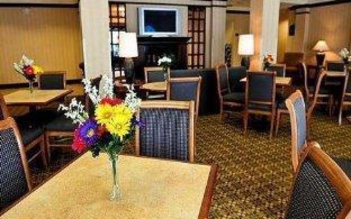 Holiday Inn Express Syracuse Airport By IHG