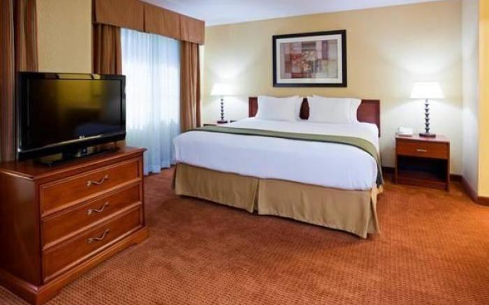 Holiday Inn Express Hotel and Suites Stevens Point By IHG