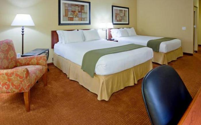 Holiday Inn Express Hotel and Suites Stevens Point By IHG
