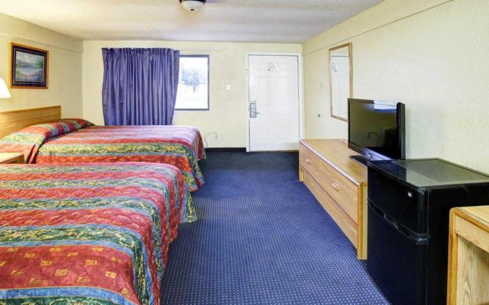Days Inn by Wyndham Waco University Area