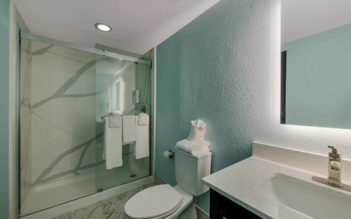 Red Roof PLUS+ & Suites Virginia Beach – Seaside