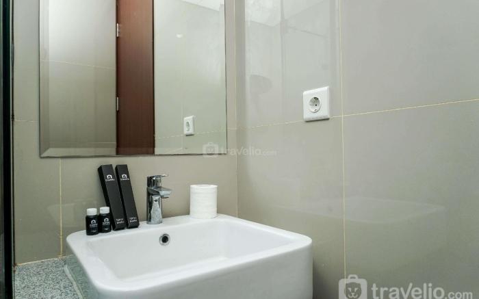 Fabulous 2BR Lucky Tower Apartment By Travelio
