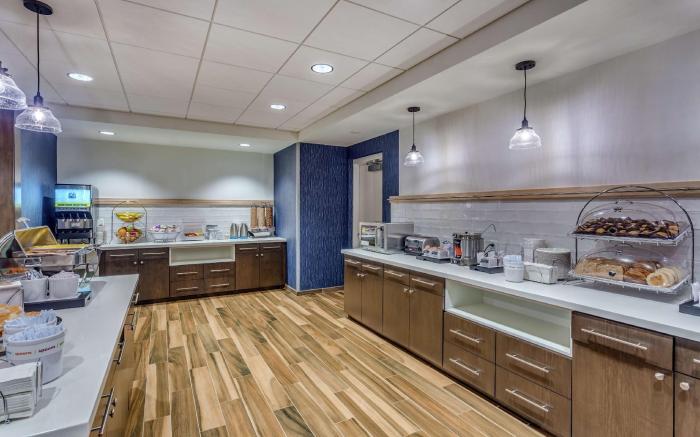 Hampton Inn & Suites Kittery-Portsmouth