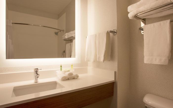 Holiday Inn Express & Suites Davis - University Area By IHG