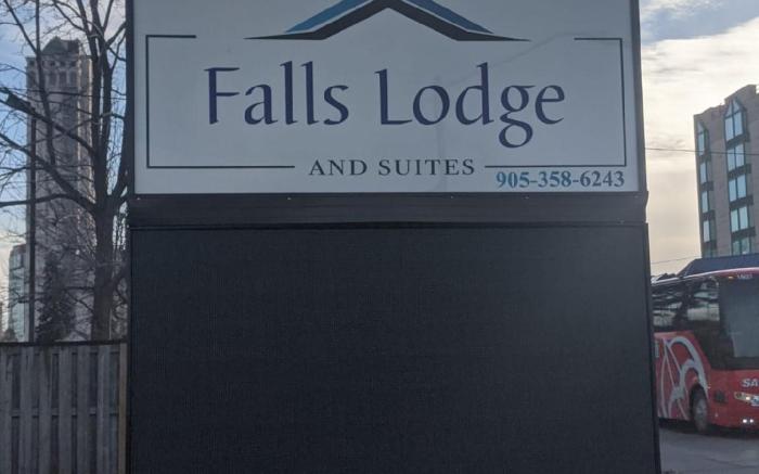 Falls Lodge and Suites Niagara Falls