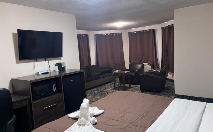 Falls Lodge and Suites Niagara Falls
