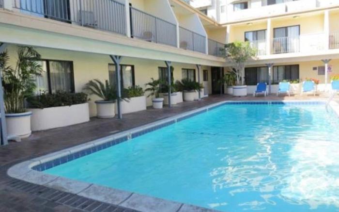 Days Inn by Wyndham Hollywood Near Universal Studios