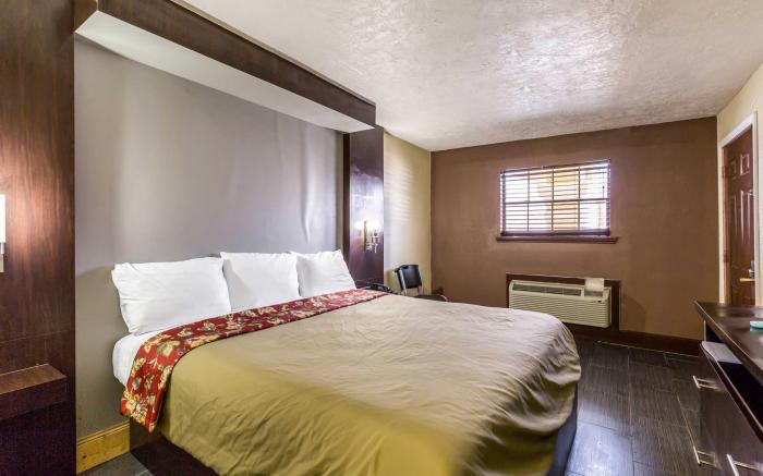 Rodeway Inn & Suites Houston near Medical Center