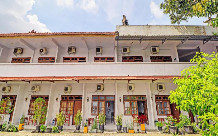 SUPER OYO 1356 Gusti Residence