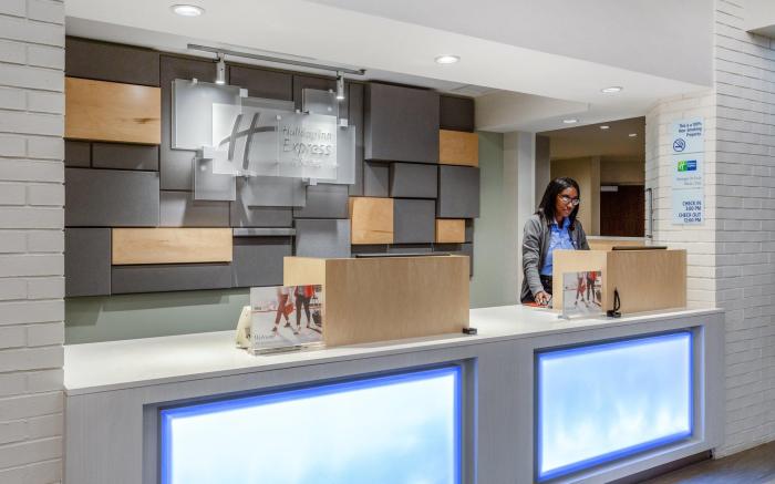 Holiday Inn Express Chicago Midway Airport By IHG