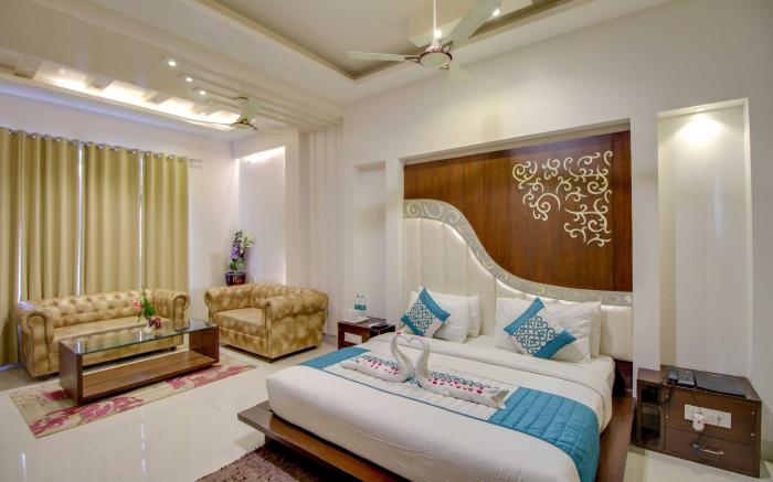 Maulik Mansion Resort