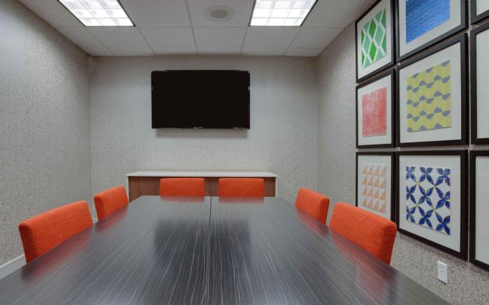 Holiday Inn Express & Suites Orlando International Airport By IHG