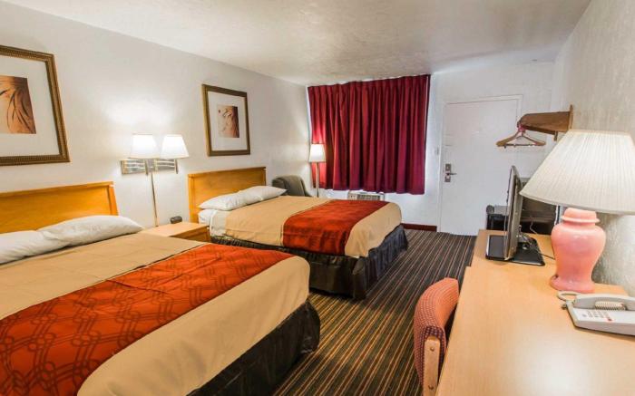 Travelodge by Wyndham Gainesville