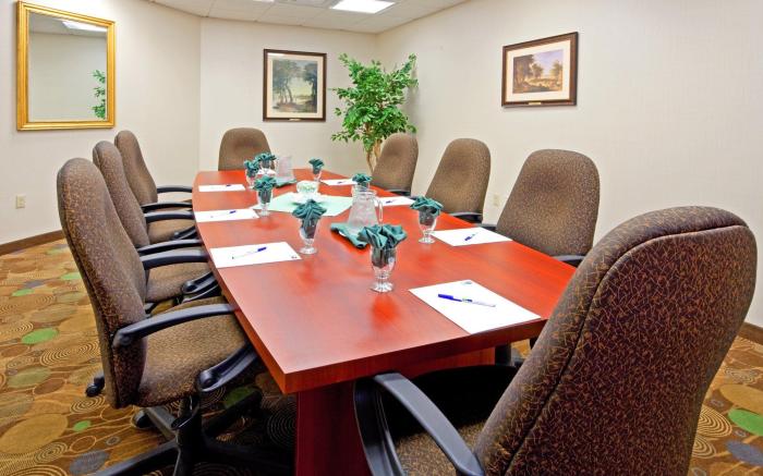 Holiday Inn Express Hotel & Suites Latham By IHG