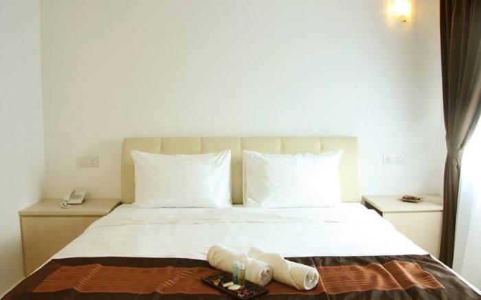 Peach Hill Hotel & Cafe