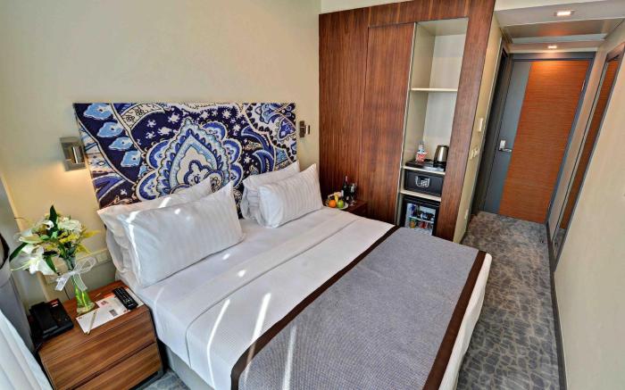 All Inn Hotel
