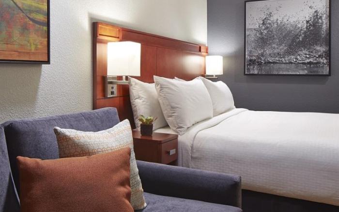 Hotel MdR Marina del Rey - a DoubleTree by Hilton